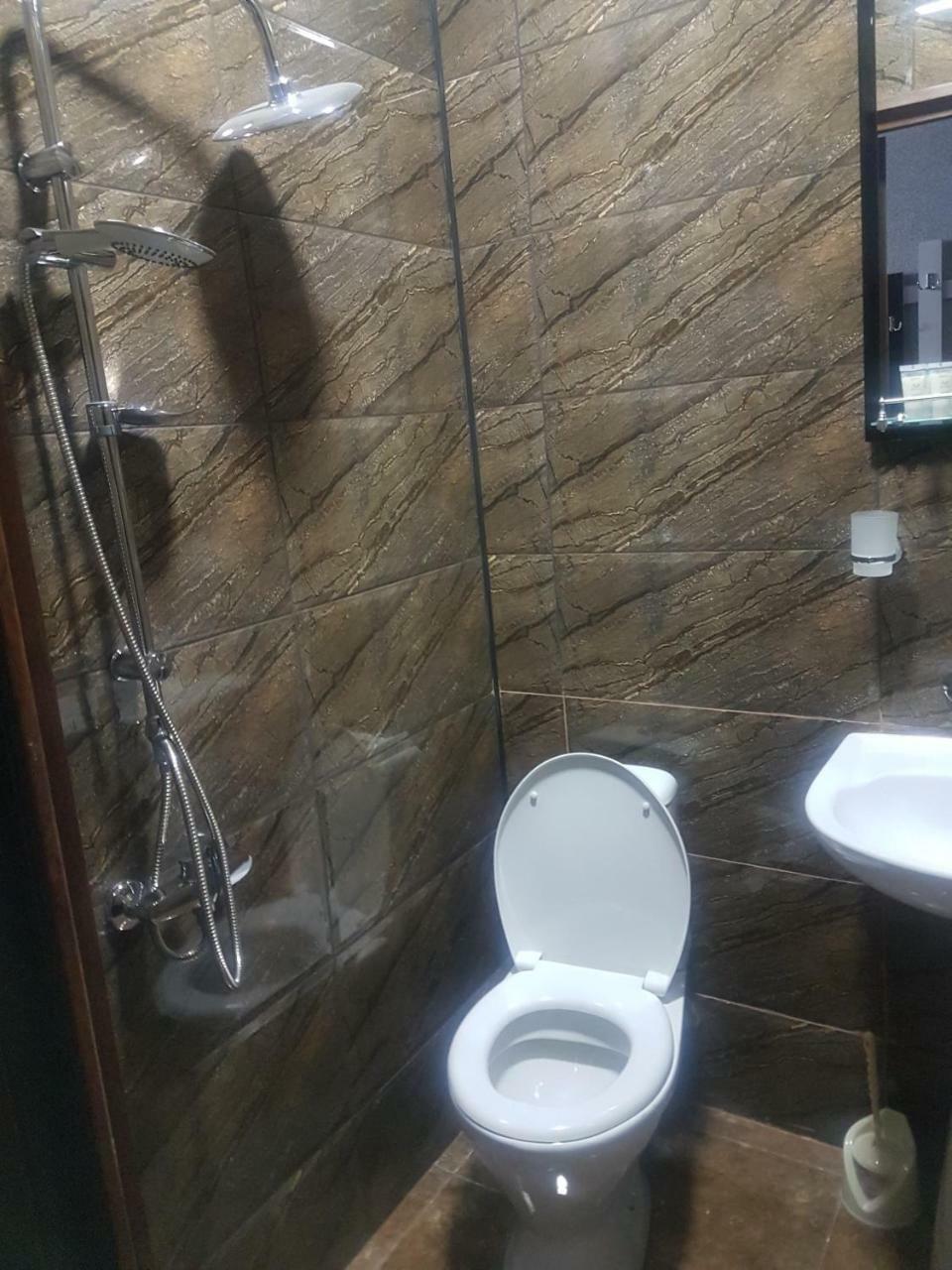 Hotel LEADER Tbilisi Buitenkant foto